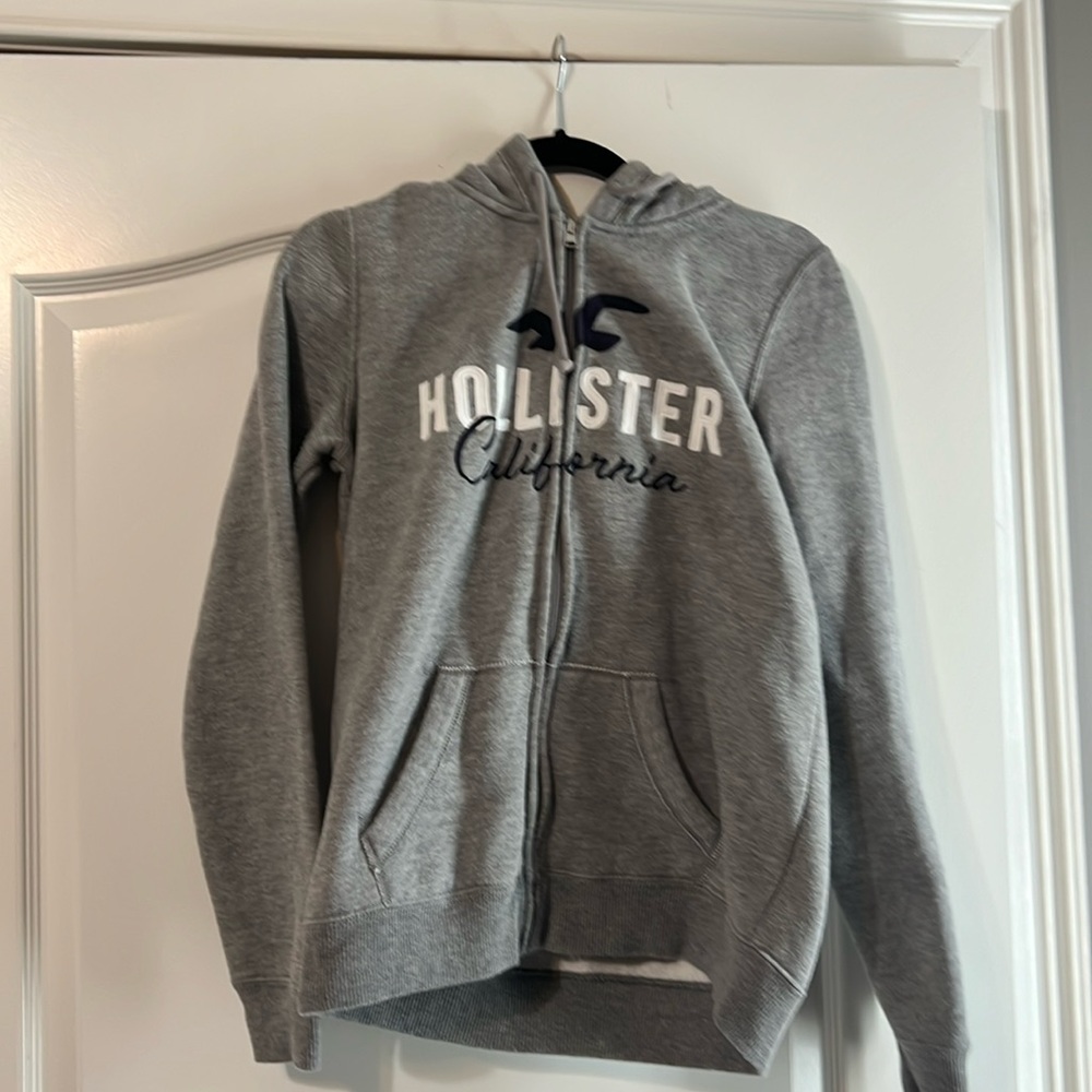 Hollister sweatshirt size medium